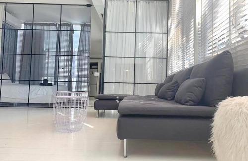 Tel Aviv City Center Apartment | Black and White: Guest Rated 10/10 with Family Amenities