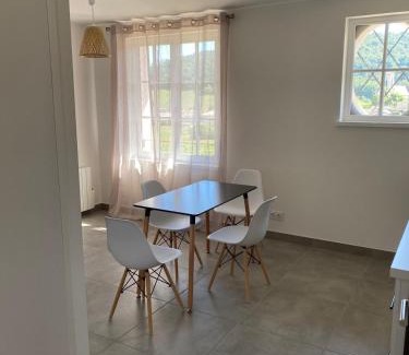 Fuisse Apartment | Pet-Friendly Black And White Swallow Fuiss - Rated 8/10