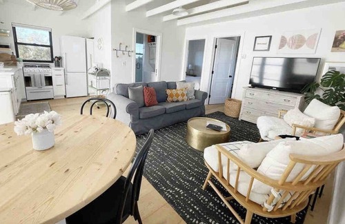 San Luis Obispo House | Discover Black Barn Ranch: Pet Friendly with Hill Views