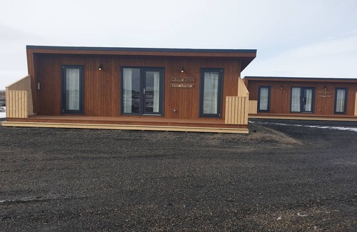 orlakshofn Cottage | Cozy Black Beach Cottage with Breakfast & Family Amenities