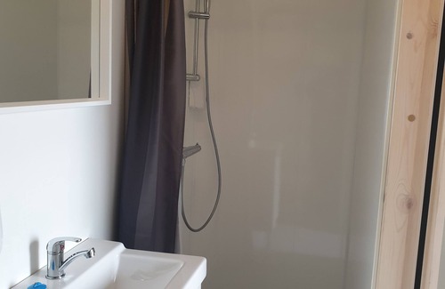 orlakshofn Cottage | Cozy Black Beach Cottage with Breakfast & Family Amenities