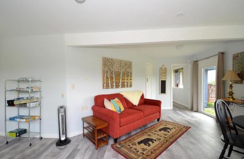 Berkeley Springs House | Experience Black Bear Cabin - Your Family's Mountain Retreat!