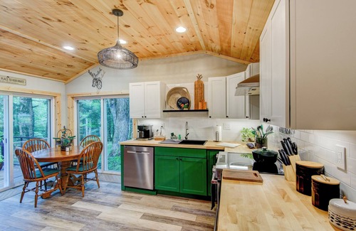 Charter Hills Cabin | Experience Black Bear Sauna & Plunge on Beech Mountain