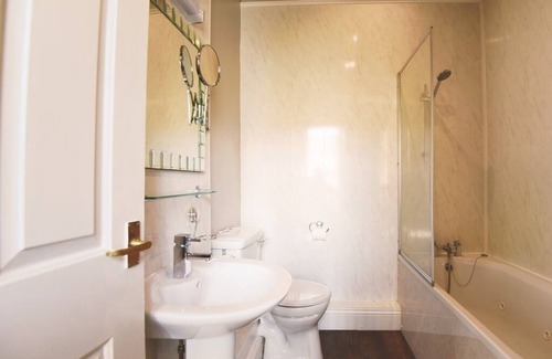 Wooler Hotel | Comfortable Stay at Black Bull Inn - 4-Star & Family-Friendly