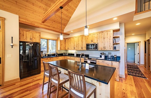 Black Butte Ranch House | Black Butte Ranch Glaze Meadow 141