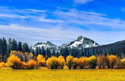 Black Butte Ranch House | Discover Black Butte Ranch: Family-Friendly Aspen Grove Escape