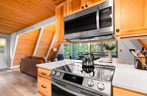 Black Butte Ranch Cabin | Unforgettable Black Butte Ranch Cabin Retreat with Pool