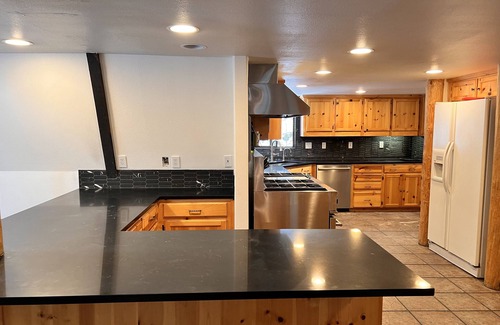 Black Butte Ranch House | Black Butte Ranch - Family-Friendly Retreat with Pool & Spa