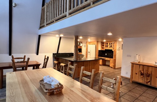 Black Butte Ranch House | Black Butte Ranch - Family-Friendly Retreat with Pool & Spa