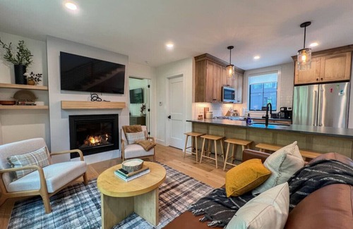 Cranmore Birches House | Discover Black Diamond @ Cranmore Mt. with Hot Tub Access