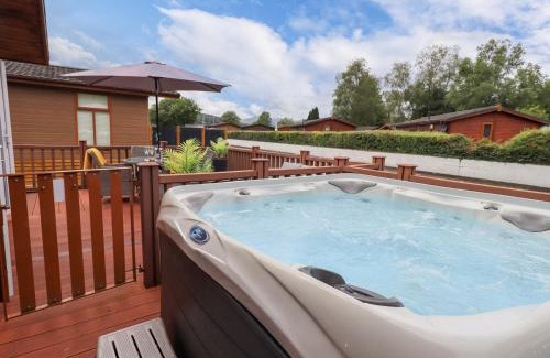 Troutbeck Bridge House | Pet-Friendly Retreat at Black Dog Lodge - 4 Star Experience