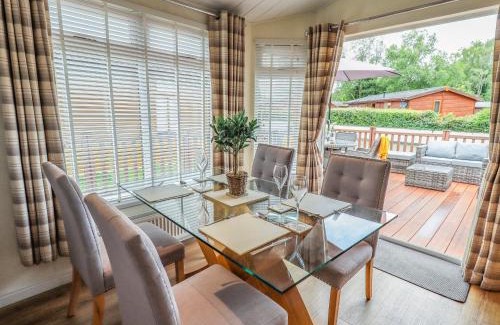 Troutbeck Bridge House | Pet-Friendly Retreat at Black Dog Lodge - 4 Star Experience