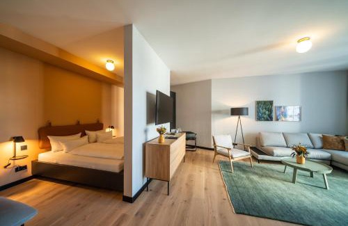 Bruhl-Guterbahnhof Apartment | Elegant Black F Tower - Serviced Apartments with Top Amenities