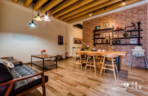 Taitung City Centre House | Pet-Friendly Black Forest House: Self-Check-In & Comfort