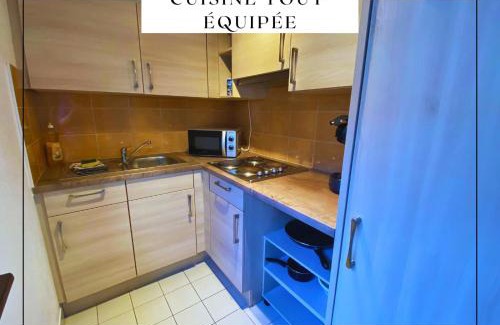Ensisheim Apartment | Black Hotel: Pet-Friendly Retreat with a Pool & Family Fun