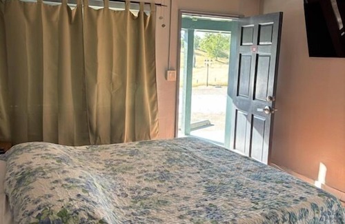 Coarsegold Cabin | Black Hawk Lodge