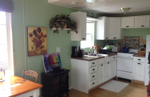 Rapid City Cottage | Mountain Top Cabin in Black Hills with Pool and Spa Access