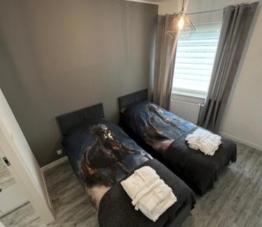 Pierwoszyno Apartment | Discover Black Horse: 24h Check-in, Family & Pet Friendly