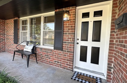 Ponca City House | Black Horse Adobe: Guest Rated 10/10 in Prime Location