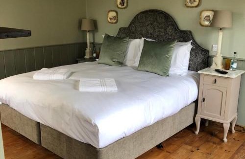 Amberley Hotel | Discover Black Horse: Pet-Friendly Retreat with Great Reviews
