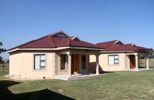 Vryheid Cabin | Comfortable Black Horses Lodge with Family-Friendly Amenities