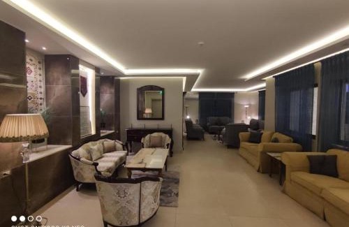 Madaba Hotel | Discover Black Iris Hotel II: Family-Friendly Retreat