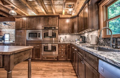 Black Mountain House | Black Mountain Hilltop Retreat: Pet-Friendly Cabin with Spa