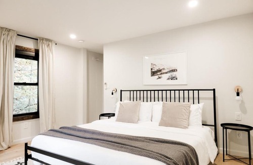 Lake Placid Apartment | Relaxing Black Pearl Unit 1 on Mirror Lake, Pet Friendly Stay