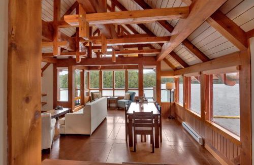Ucluelet Apartment | Inviting Black Rock Landing: Family-Friendly 4-Star Retreat