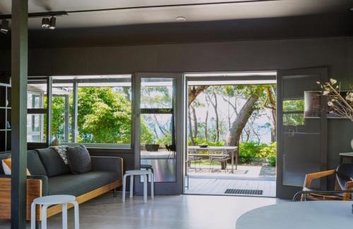 Hyams Beach House | Discover Black Shack at Hyams Beach - Guest Rated 9.3/10