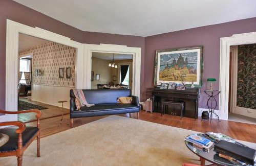 Hammondsport Bed & Breakfast | Experience Black Sheep Inn and Spa with Oceanfront Views