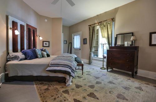 Hammondsport Bed & Breakfast | Experience Black Sheep Inn and Spa with Oceanfront Views