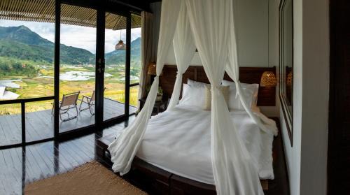 Sa Pa Cabin | Experience Black Ship Sapa: Oceanfront Oasis with Pool