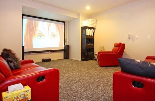 Clarks Beach Other | Black Swan Retreat--- Best of Heaven's Creations