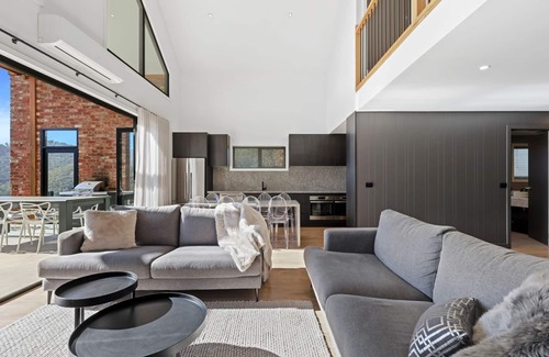Merrijig House | Family-Friendly Black Tusk Retreat in Merrijig - Sleeps 8
