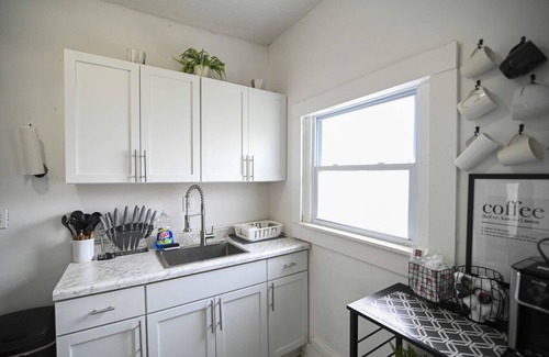 East Cleveland Apartment | Color Me Monochrome: Pet-Friendly Retreat for 8 Guests