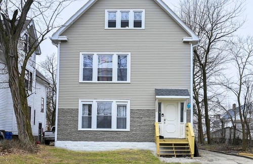 East Cleveland Apartment | Color Me Monochrome: Pet-Friendly Retreat for 8 Guests