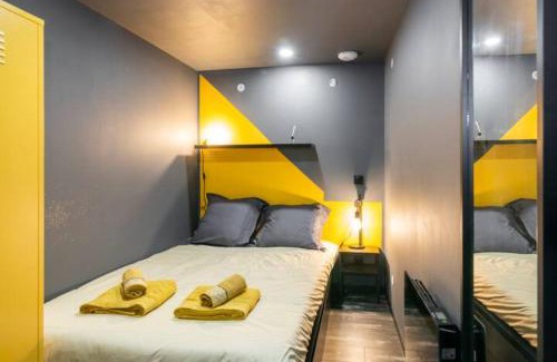 Angouleme Apartment | Pet-Friendly Black & y'hello T2: Wifi, Parking Near City