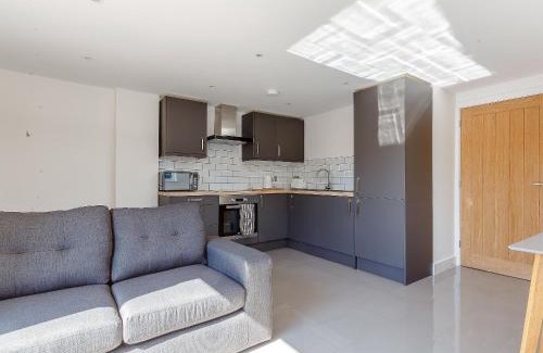 Stowmarket House | Pet-Friendly Blackberry Cottage with Top Guest Rating 9.2