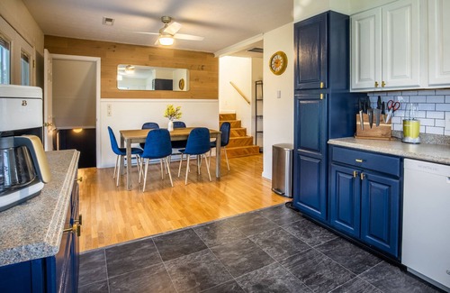 Summerlee House | Explore Blackberry Grove: Pet-Friendly Retreat Near New River