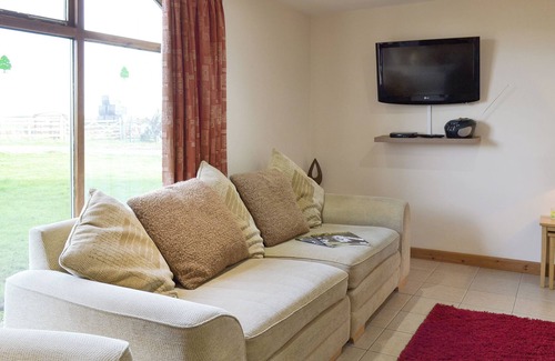 Flamborough Cottage | Guest Rated 10/10: Family-Friendly Oceanfront Retreat