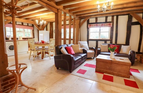 Etchinghill Cottage | Family-Friendly BLACKBIRD COTTAGE with Garden in Lyminge