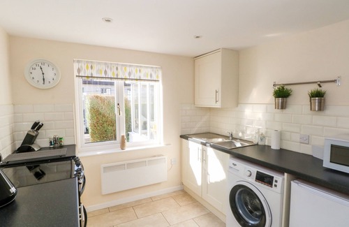Jackfield Cottage | Family-Friendly Blackbird Cottage with Garden in Ironbridge