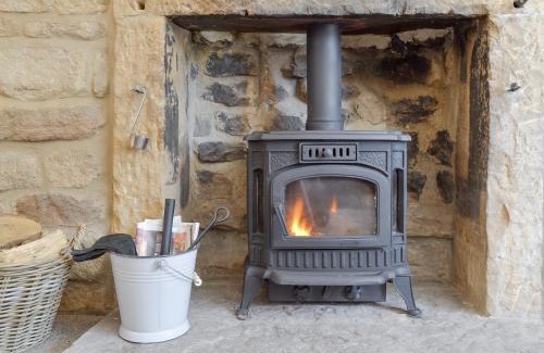 Beeley House | Inviting Blackcurrant Cottage at Stanton Ford Farm Awaits