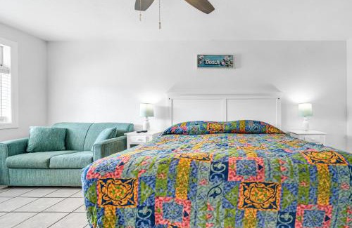 Marathon Resort | Discover Blackfin Resort and Marina with Private Beach Access