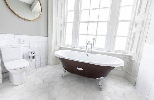 Inverness City Centre Hotel | Pet-Friendly Retreat at Blackfriars with Top Amenities