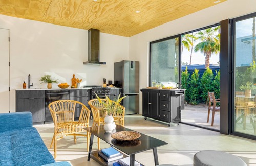 Downtown Palm Springs Hotel | Modern Retreat: Blackhaus C Suite with Pool & Pet-Friendly