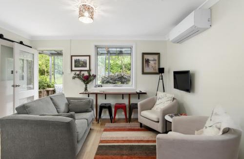 Blackheath Apartment | Family-Friendly Blackheath Suite: Pet Welcomed & 4-Star Stay