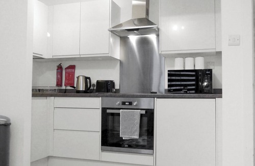 Glenisla Apartment | Ideal Blackie's Neuk for Uni Stays with Breakfast Included