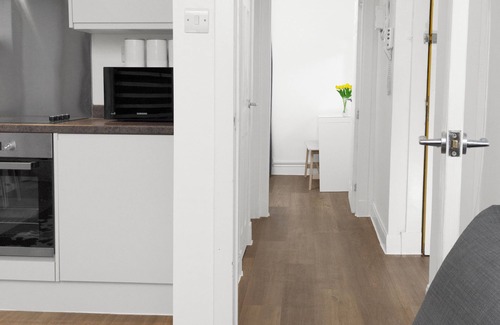 Glenisla Apartment | Ideal Blackie's Neuk for Uni Stays with Breakfast Included